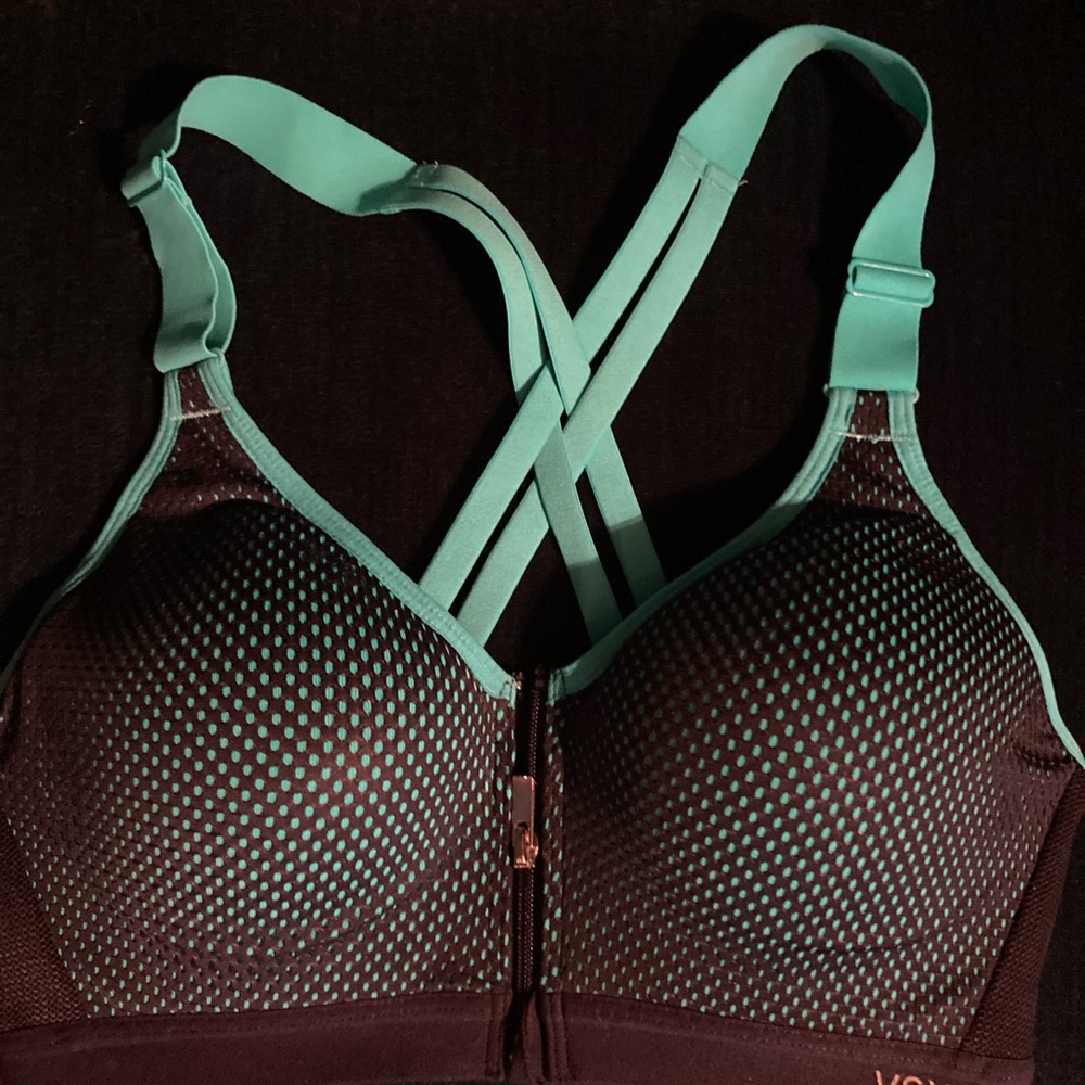 Victoria’s Secret VSX Sport 34B